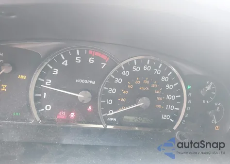 2005 Toyota Sequoia Sr5 V8 z USA, uszkodzony, nr VIN 5TDBT44A45S236875